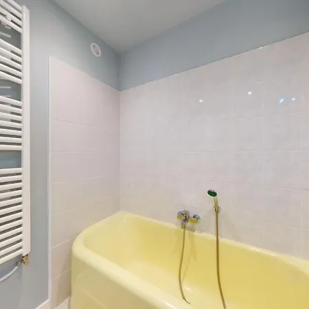 L'atelier De La Rue Mailly *